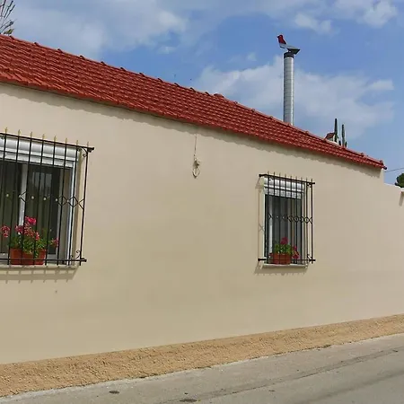 Apartamento Ideal Family House With Big Yard In Ialysos, Rhodes *